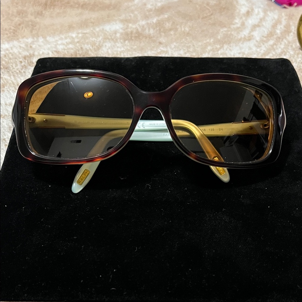 Chic Tortoise Shell prescription glasses
